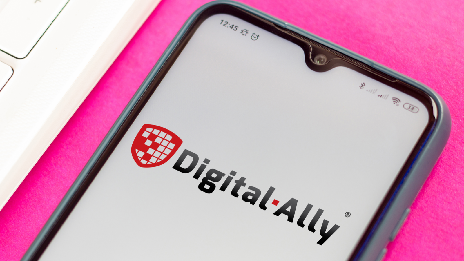 Image Source: https://investorplace.com/2024/08/why-is-digital-ally-dgly-stock-up-82-today/